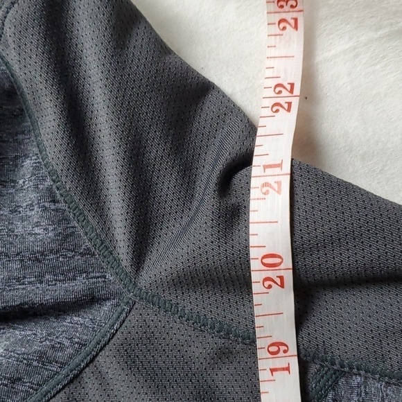 Kirkland Athletic Tee With Small Zipped Pocket Black Size XL - Picture 8 of 9